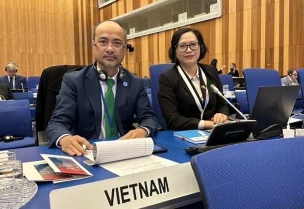 越南代表出席联合国工业发展组织第20届大会。