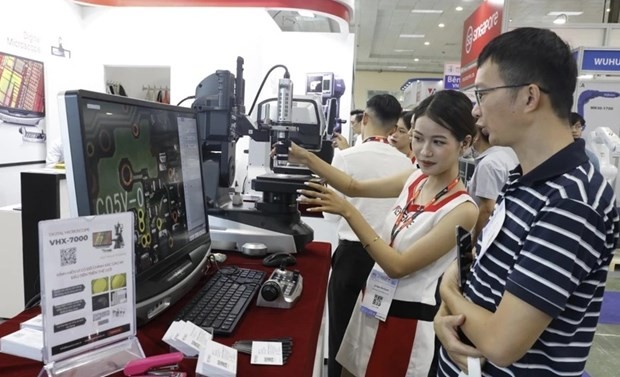越南与日本促进在数字经济发展领域的合作。