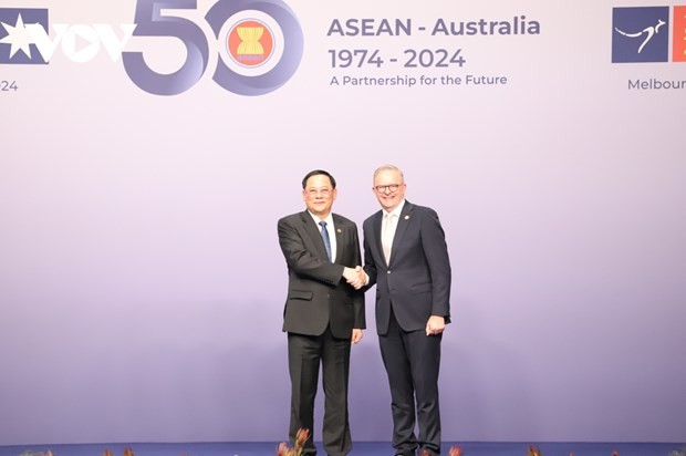 澳大利亚总理安东尼·阿尔巴尼斯与老挝总理宋赛·西潘敦。