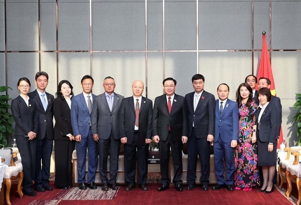 越南国会主席王廷惠会见云南省能源投资集团领导。