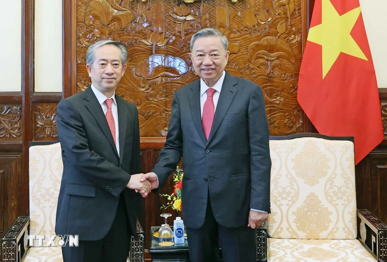 国家主席苏林会见中国驻越南大使熊波。