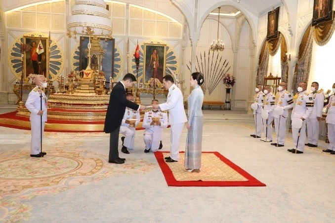 范越雄大使向泰国国王玛哈·哇集拉隆功递交国书。