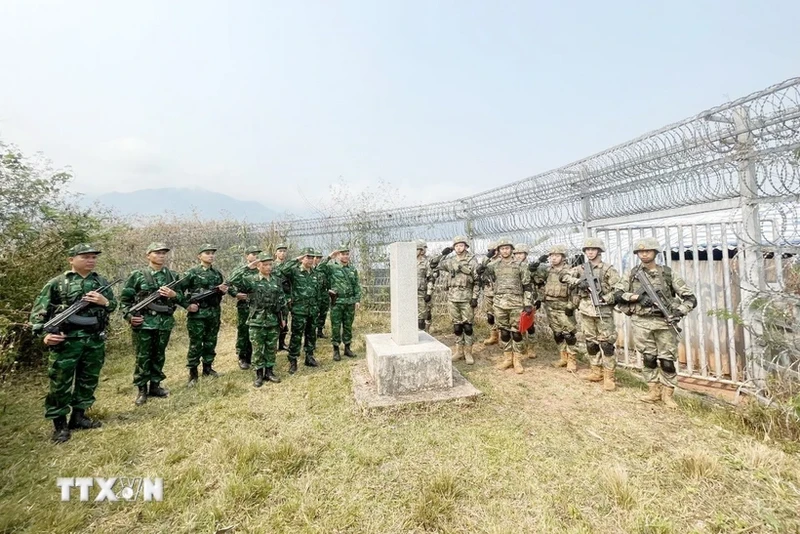 越南和中国边防部队进行双边巡逻。