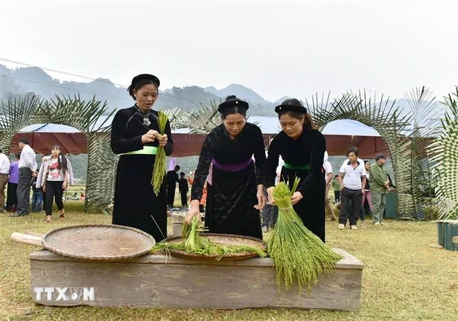 附图。