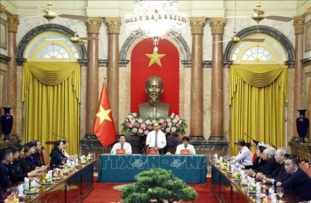 越南国家主席阮春福会见高平省少数民族模范代表