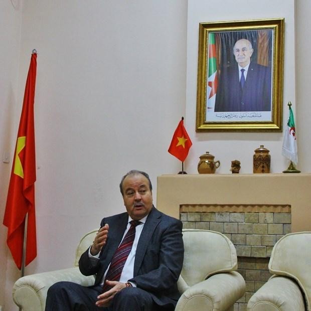 阿尔及利亚驻越南大使布巴津·阿卜杜勒哈米德 。