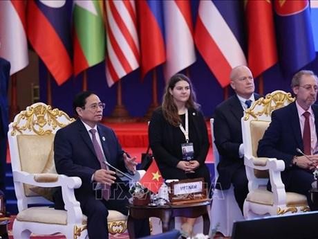 越南政府总理范明正出席第二届东盟全球对话。