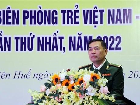 越南边防部队政治副主任阮青海大校发表讲话。