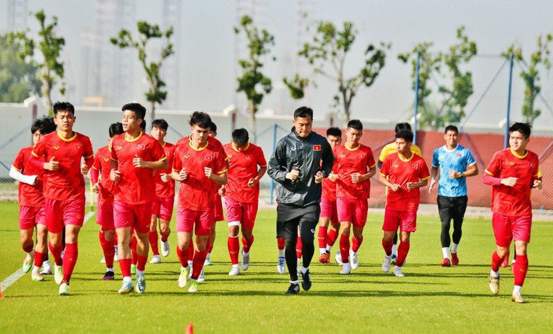 越南队进行首场训练。
