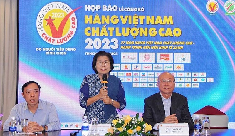 越南优质产品企业协会主席武金幸在仪式上发表讲话。