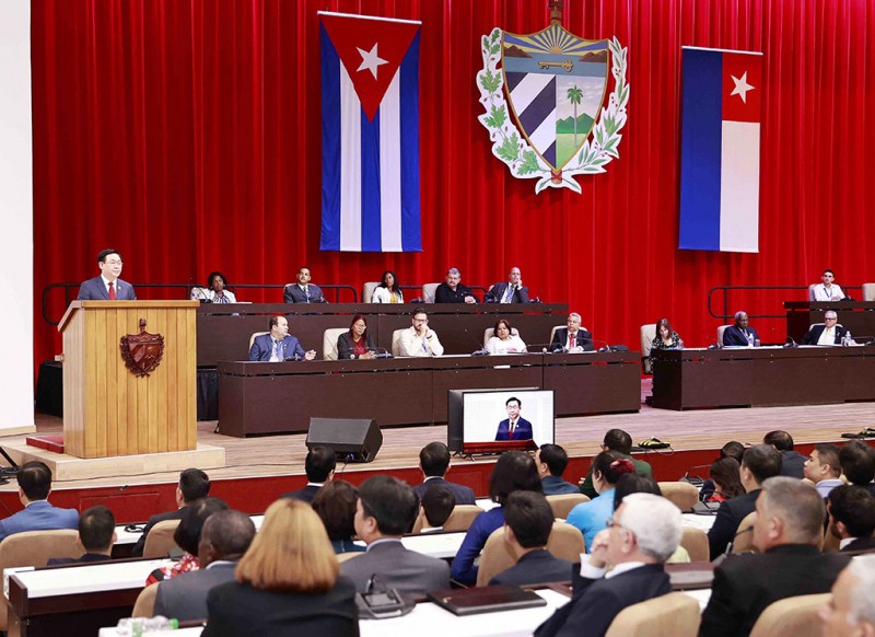 越南国会主席王廷惠出席古巴第十届国民议会特别会议。