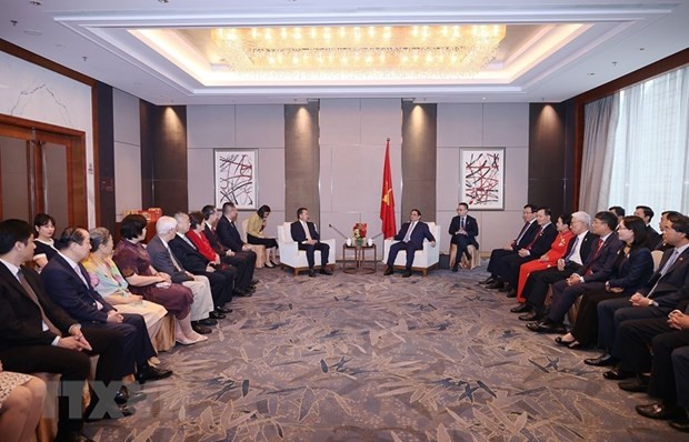 政府总理范明正与中国友好人士举行见面会。