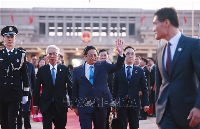 越南政府总理范明正对中国进行正式访问之行圆满结束。
