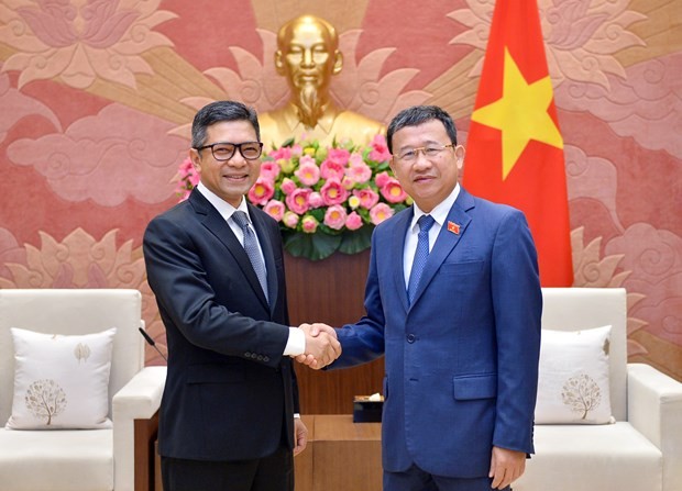 越南国会对外委员会主任武海河在国会大厦会见了印尼驻越南大使丹尼·阿布迪。（图片来源：越通社）