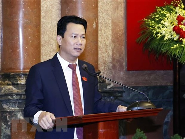 越南自然资源与环境部部长邓国庆任越南湄公河委员会常务副主席。