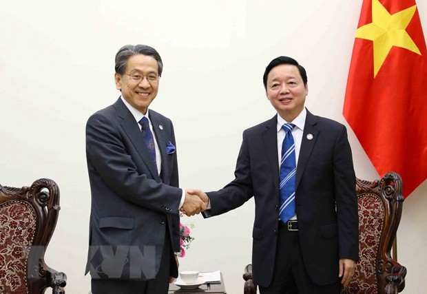 越南政府副总理陈红河会见日本国际合作银行董事长前田匡史。