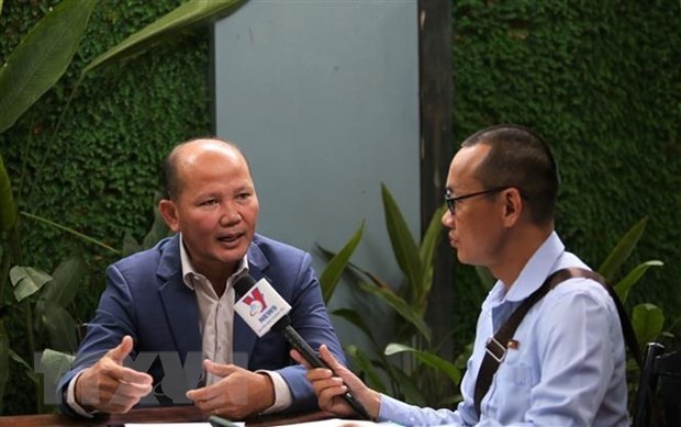 柬埔寨皇家科学院国际关系研究所亚非与中东研究司副司长、越南专家乌奇·莱昂硕士接受越通社记者采访。