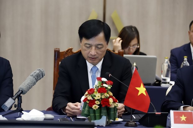 越南公安部副部长阮维玉中将在会议上发表讲话。（图片来源：越通社）