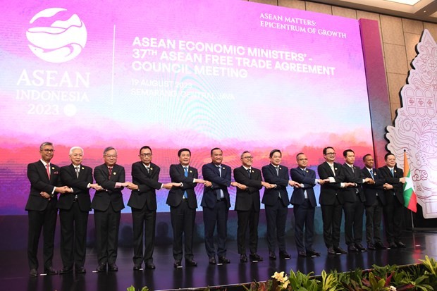 出席第55届东盟经济部长系列会议的各国代表团团长合影。（图片来源：东盟）