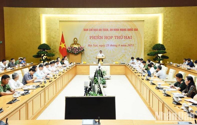 越南政府总理范明正主持召开国家网络安全指导委员会第二次会议。（陈海 摄）