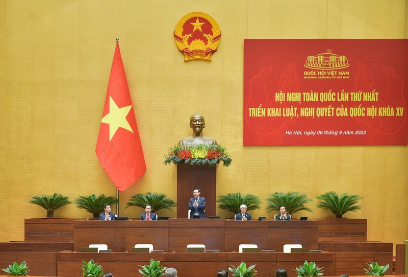 越南国会主席王廷惠主持召开全国法律和决议实施工作会议。