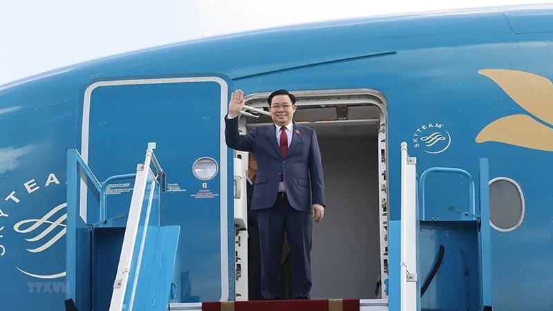 国会主席王廷惠启程对孟加拉国和保加利亚进行正式访问。（图片来源：越通社）