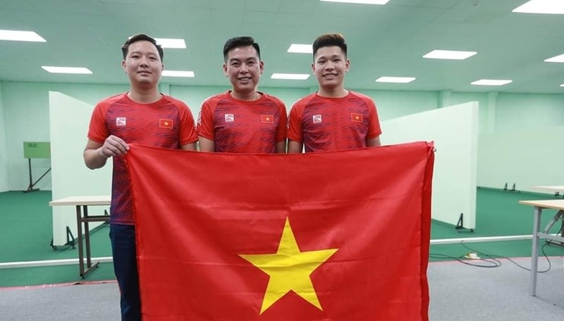 9月25日下午，越南射击运动员吴友王以571分的成绩夺得男子10米气步枪银牌。（图片来源：越通社）