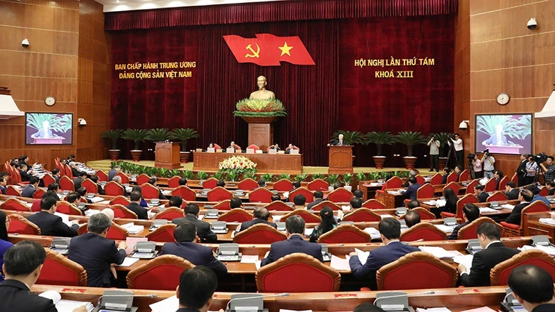 越南共产党第十三届中央委员会第八次全体会议在首都河内隆重开幕。