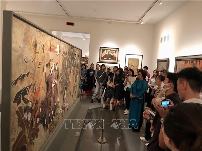 越南美术博物馆推出“亮点之游”参观路线。