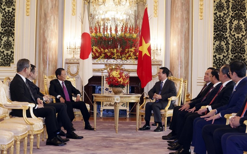 越南国家主席武文赏会见日本自由民主党副总裁麻生太郎。