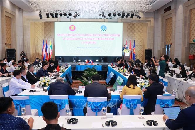 湄公河次区域国家落实《东盟跨界雾霾污染协定》第十二次部长级会议在越南举行。（图片来源：越通社）