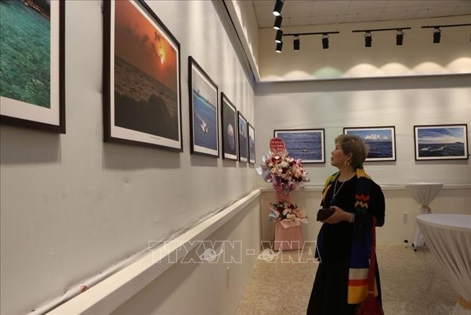 长沙艺术图片展览会在海阳省举行。（图片来源：越通社）