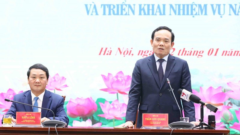 政府副总理陈流光发表指导性讲话。