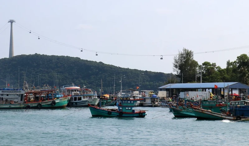 附图：越南巴地头顿省加强“三无” 渔船的管理。
