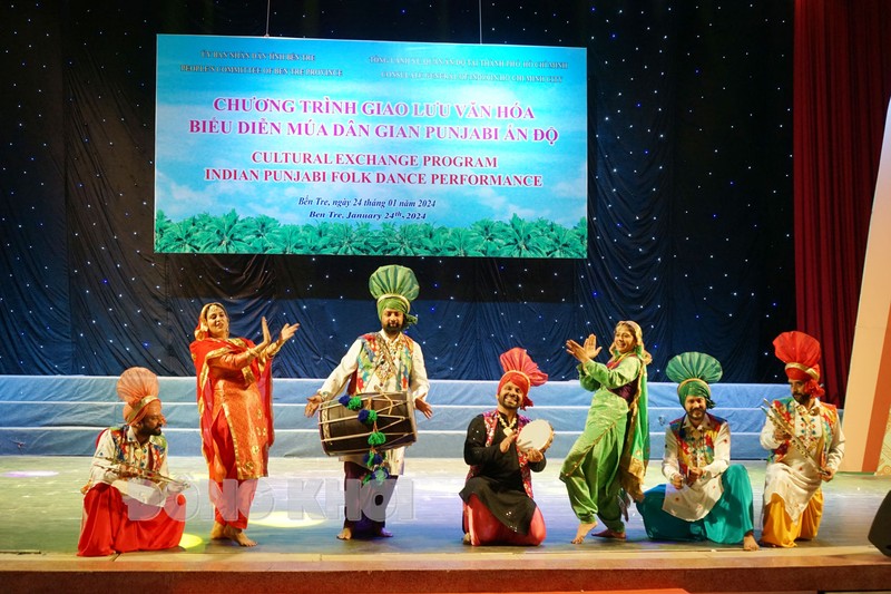 印度旁遮普民间舞表演文化交流活动在槟椥省举行。