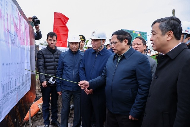 范明正总理赴太平省开展施工情况检查工作。（图片来源：VGP）