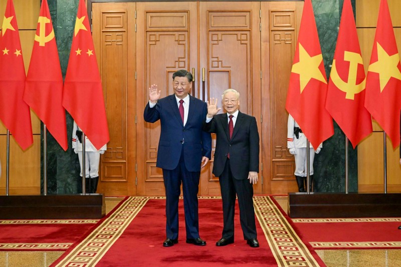 越共中央总书记阮富仲与中共中央总书记、中国国家主席习近平。（图片来源：VGP）