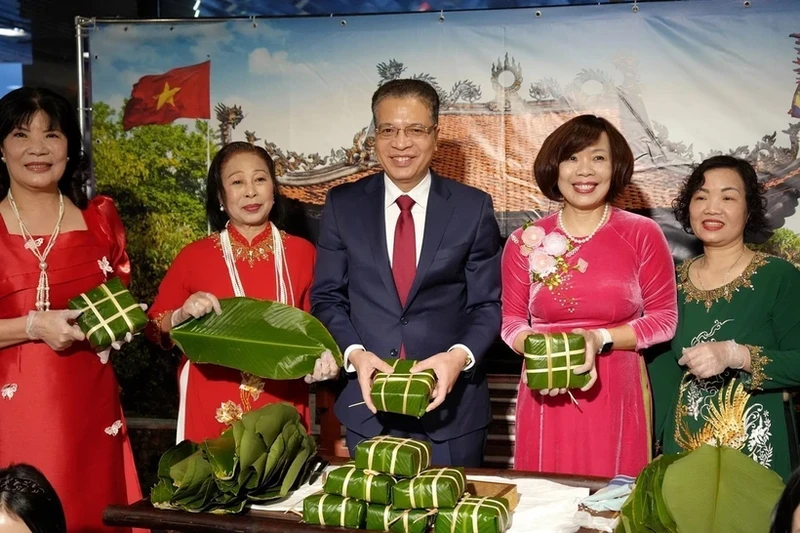 越南协会与旅俄越南企业协会联合举办“家乡之春”活动。（图片来源：越通社）