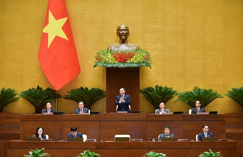 国会主席王廷惠出席越南第十五届国会第五次特别会议闭幕式。