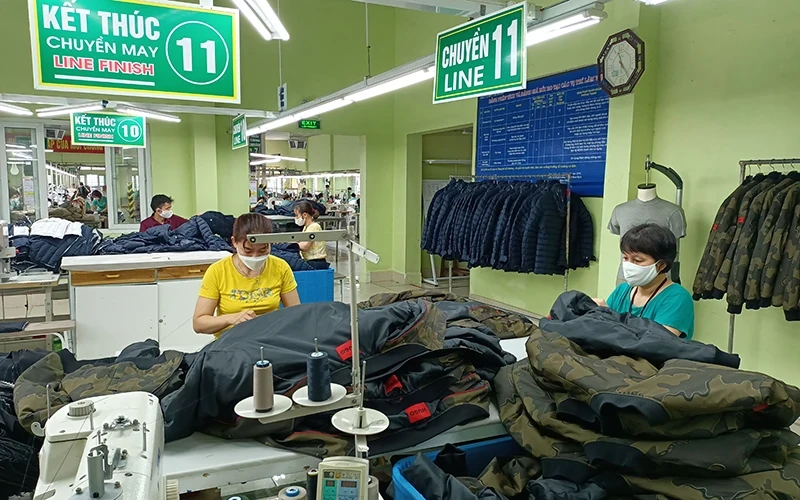 南定纺织服装股份总公司生产。