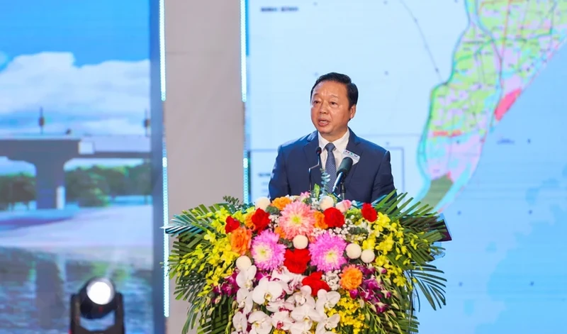 政府副总理陈红河在会上发表讲话。（图片来源：越通社）