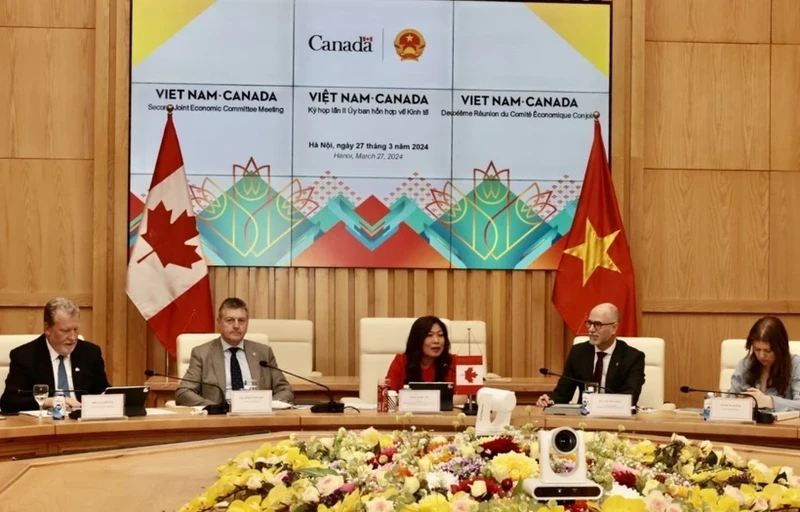 加拿大代表团2024年3月27日下午出席越南与加拿大混合委员会第二次会议。