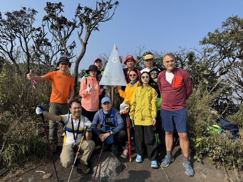 每年三月份，雄伟壮观的黄连山山脉普塔岭（Putaleng）峰一直吸引着登山热爱者。