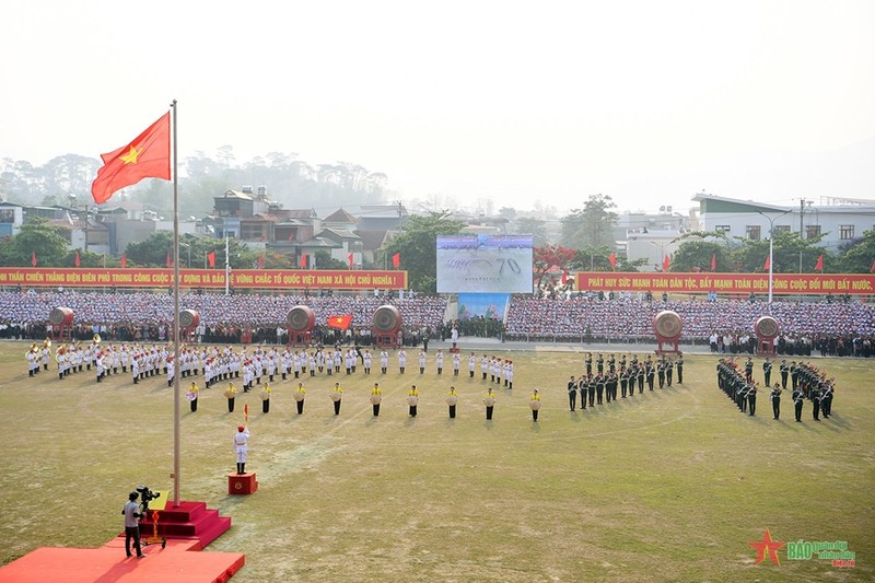 奠边府大捷70周年纪念大会总彩排在奠边省举行。（图片来源：人民军队报）