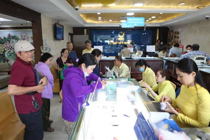 越南国家银行公布金条直销价格为7898万越南盾/两。