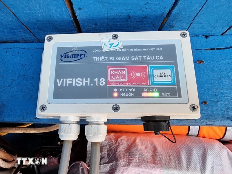 渔船上安装的巡航监控设备。（图片来源：越通社）