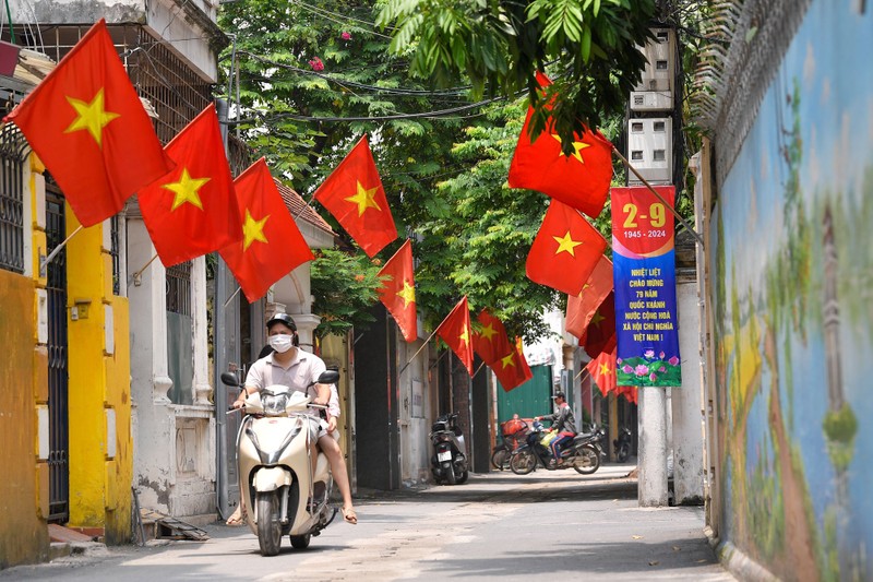 河内市张灯结彩庆祝八月革命和九·二国庆【组图】