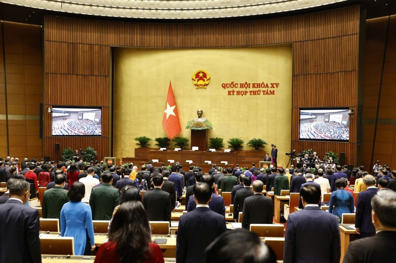 越南第十五届国会第八次会议在首都河内国会大厦隆重开幕。（图片来源：越通社）