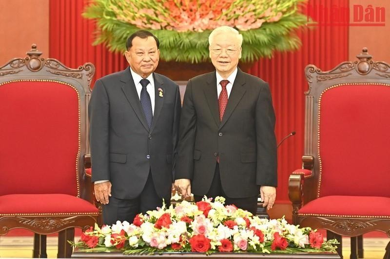 越共中央总书记阮富仲会见柬埔寨参议院主席赛冲。