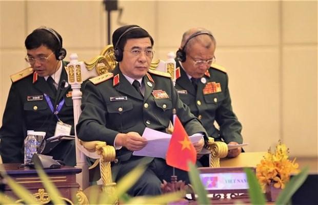 越南国防部长潘文江大将与会。（图片来源：越通社）